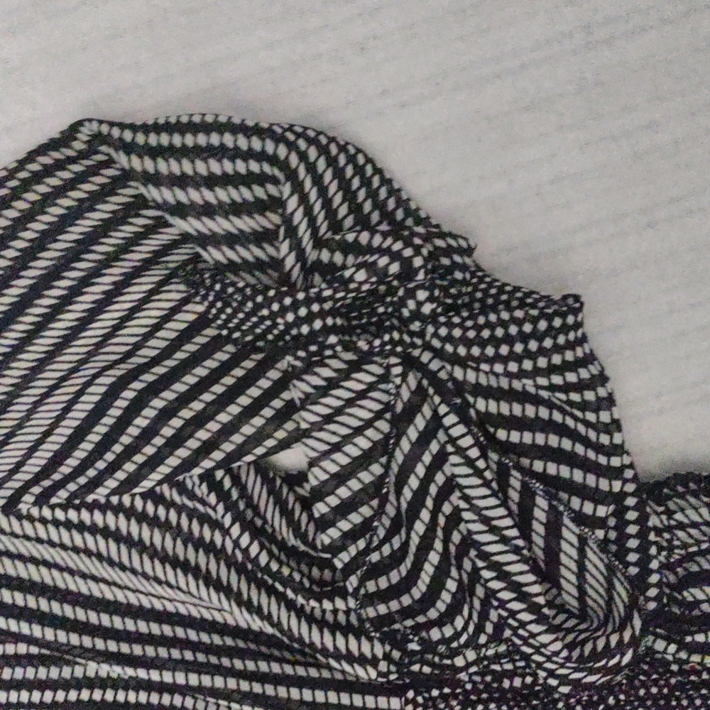 Women's Blouse - Picture 3 of 5